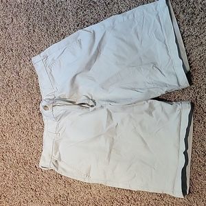 Izod Khaki Shorts size 34